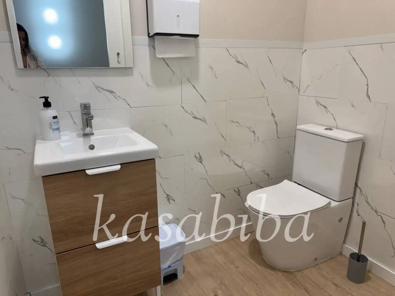 Baño de Local de alquiler en Valencia con Aire acondicionado