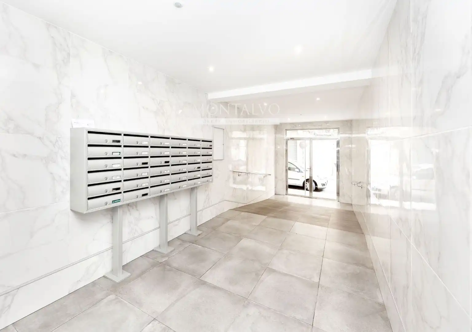 Flat for sale in Granada  with Heating
