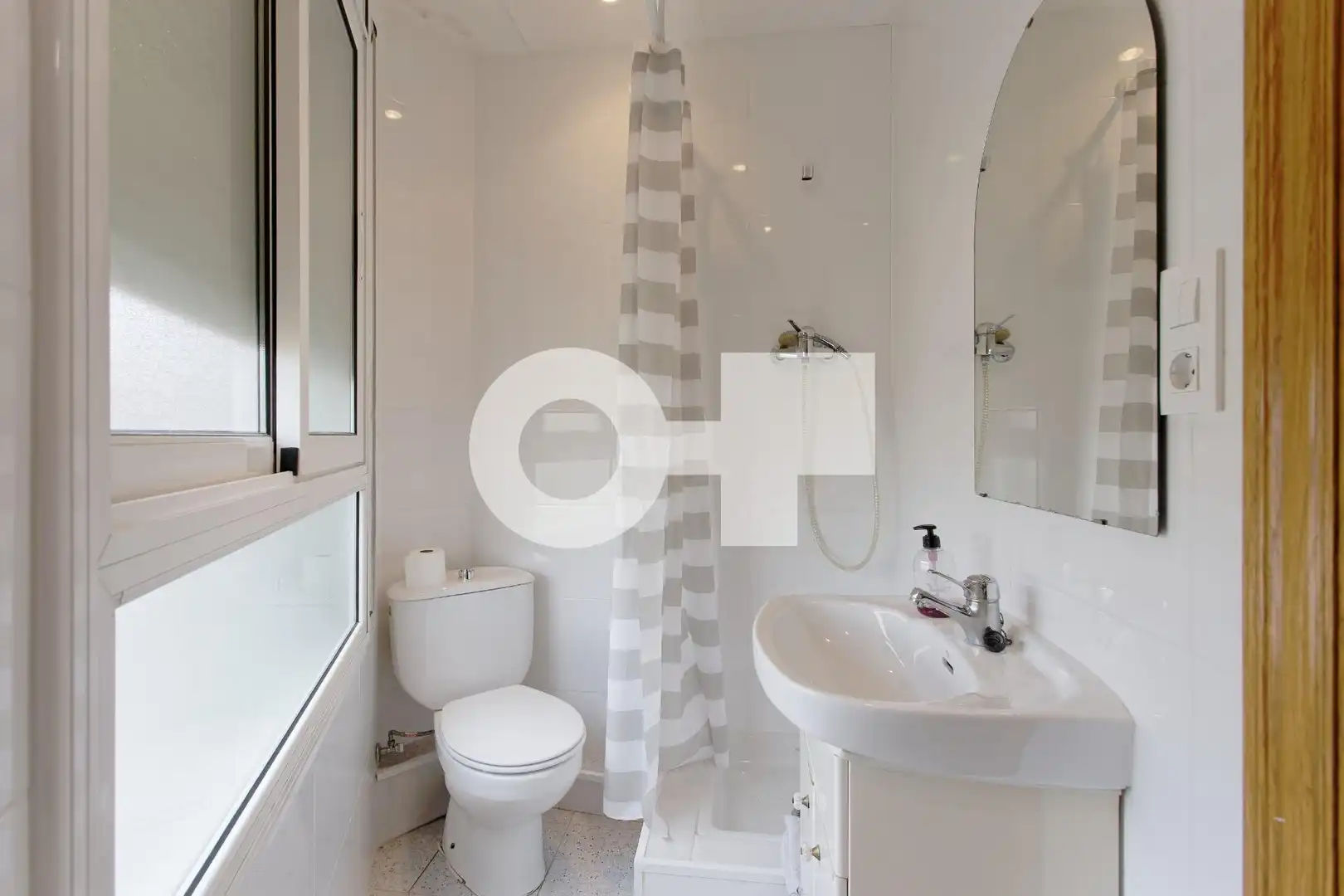 Baño de Piso en venta en Cornellà de Llobregat con Aire acondicionado, Calefacción y Parquet