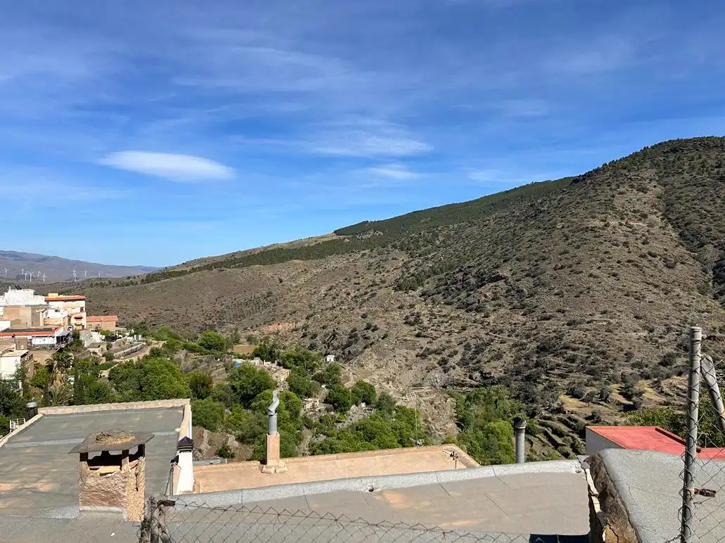 Vista exterior de Casa adosada en venda en Abrucena