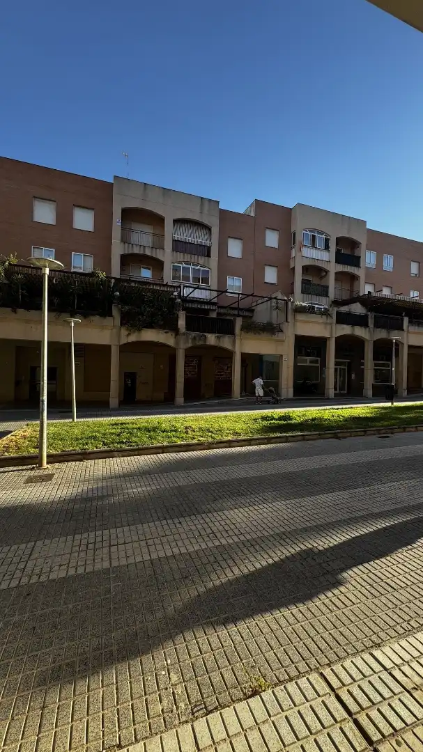 Flat with terrace for sale in Calle Hierbabuena 1