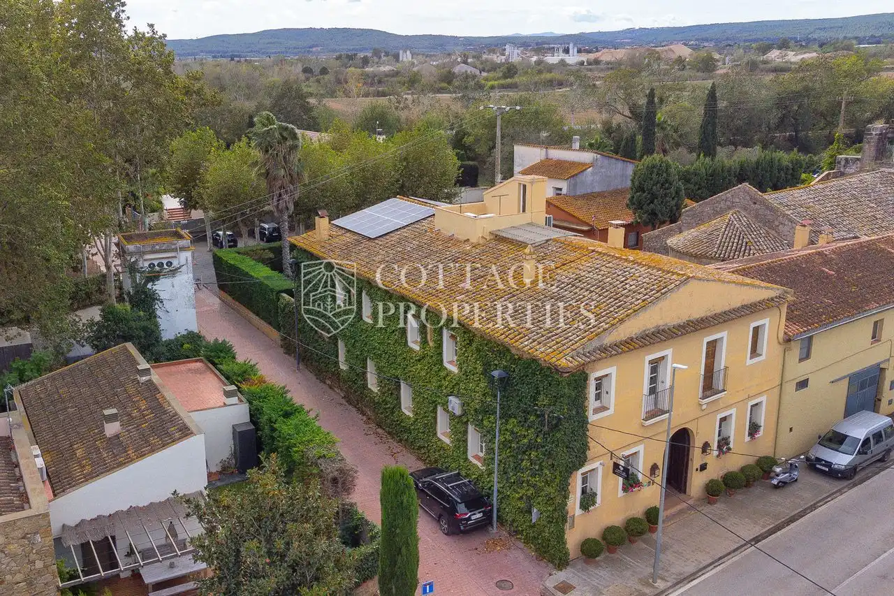 Vista exterior de Finca rústica en venta en Torroella de Fluvià con Aire acondicionado, Jardín privado y Terraza