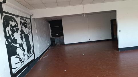 Foto 5 von Fabrikhallen zur Miete in Urduliz, Bizkaia