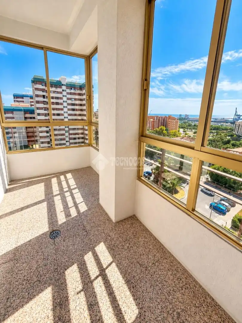 Habitación de Piso en venta en Alicante / Alacant con Terraza