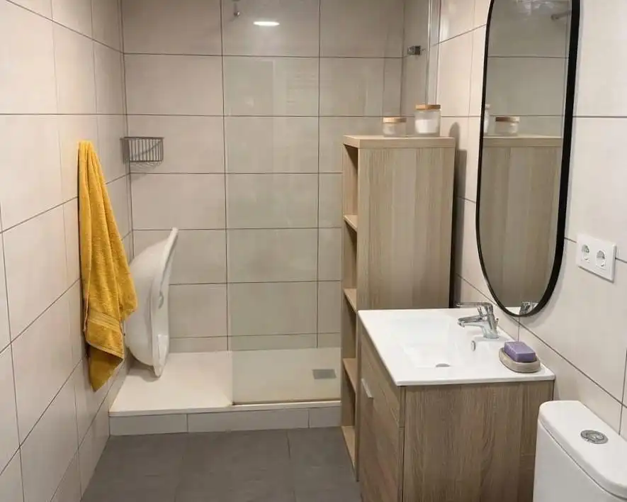 Bany de Casa o xalet en venda en Santa Coloma de Gramenet amb Terrassa