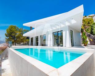 Vista exterior de Casa o xalet en venda en Altea amb Aire condicionat, Terrassa i Piscina