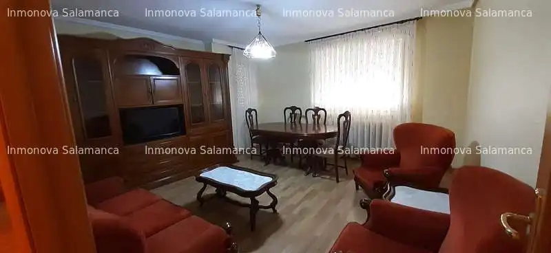Flat with balcony to rent in San Bernardo - Carmelitas - Campus