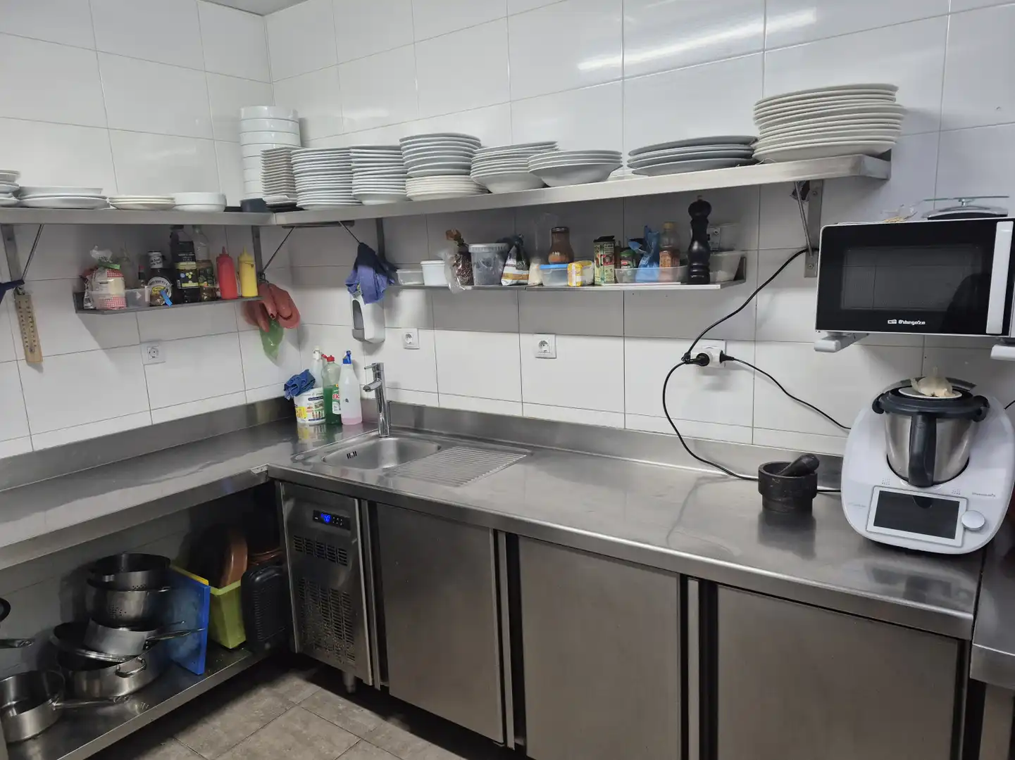 Kitchen of Commercial properties for transfer in Soto del Barco