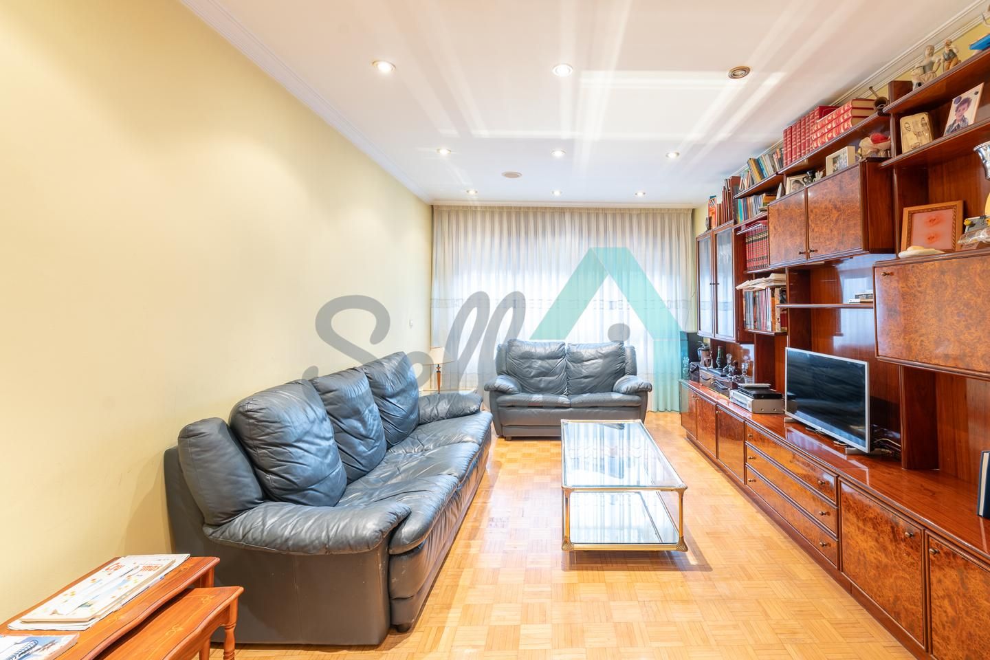 Living room of Flat for sale in Oviedo   with Heating, Parquet flooring and Terrace