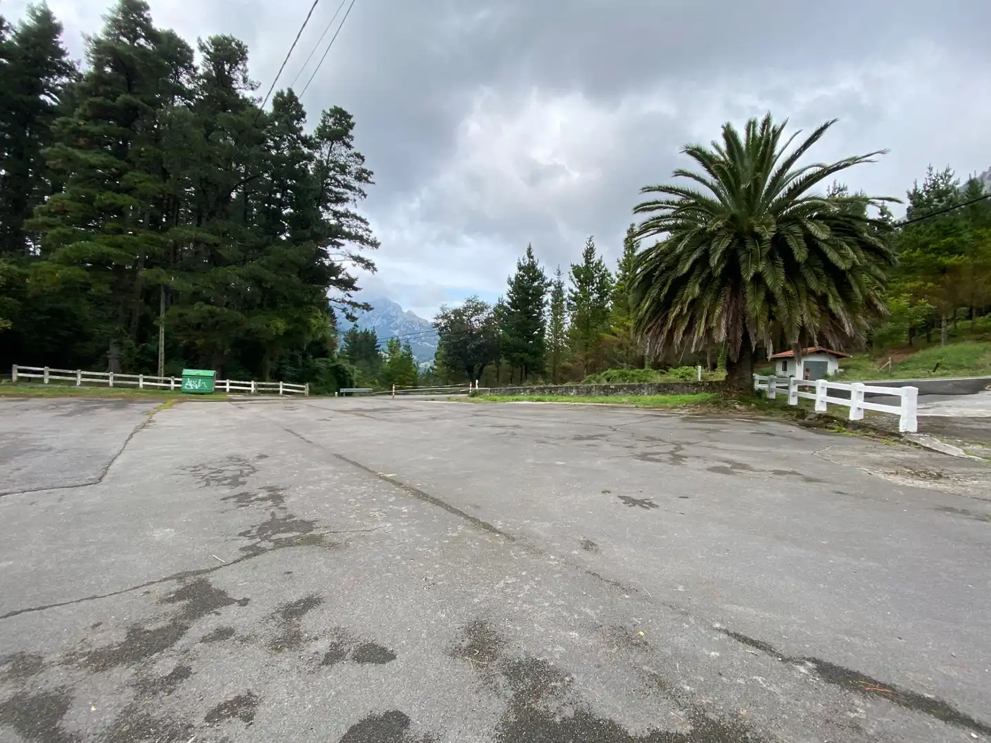 Aparcament de Casa o xalet en venda en Durango amb Jardí privat