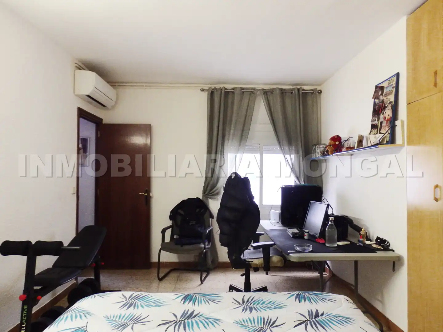 Dormitori de Àtic en venda en L'Hospitalet de Llobregat amb Aire condicionat, Terrassa i Forn