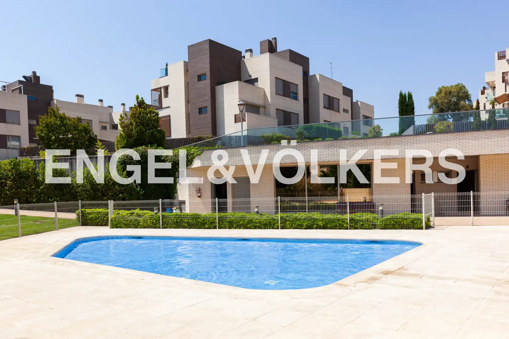 Piscina de Ático de alquiler en Pozuelo de Alarcón con Calefacción, Jardín privado y Terraza