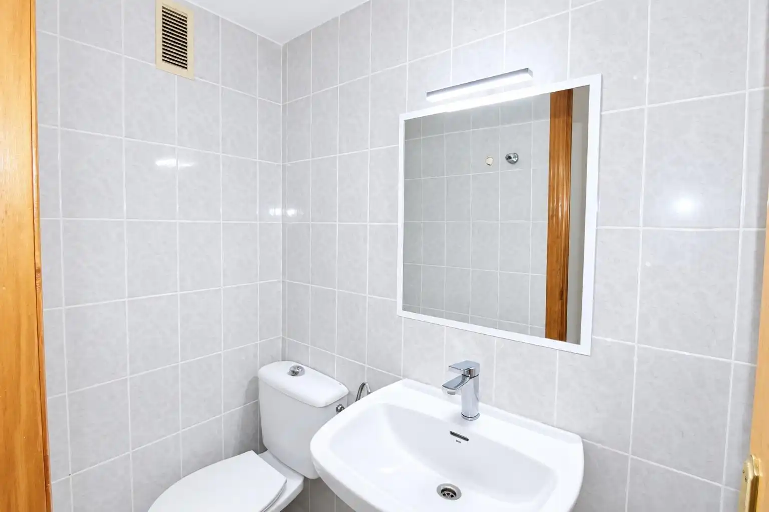 Bathroom of Flat for rent in Murcia  with Furnished and Balcony