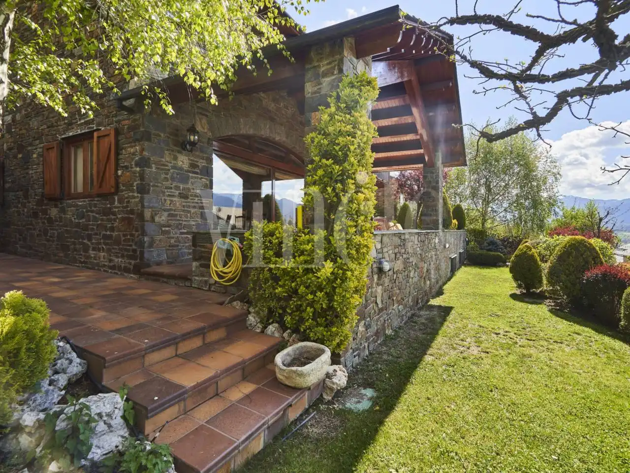 Jardí de Casa o xalet en venda en Prullans amb Calefacció, Jardí privat i Terrassa