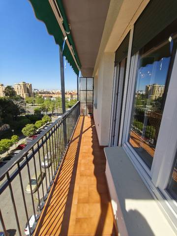 Piso en Alquiler en Plaza Pepe Hillo en San Pablo