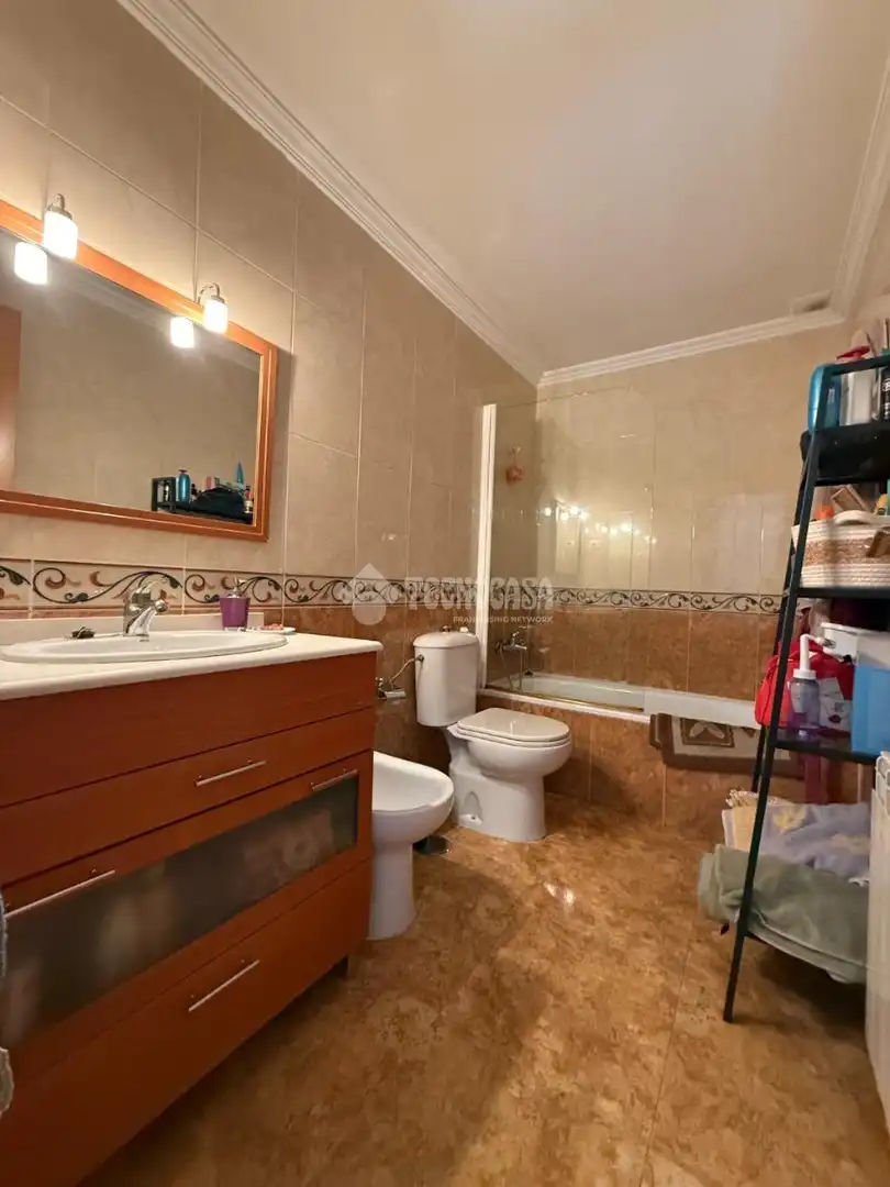 Baño de Casa adosada en venta en Alovera con Aire acondicionado