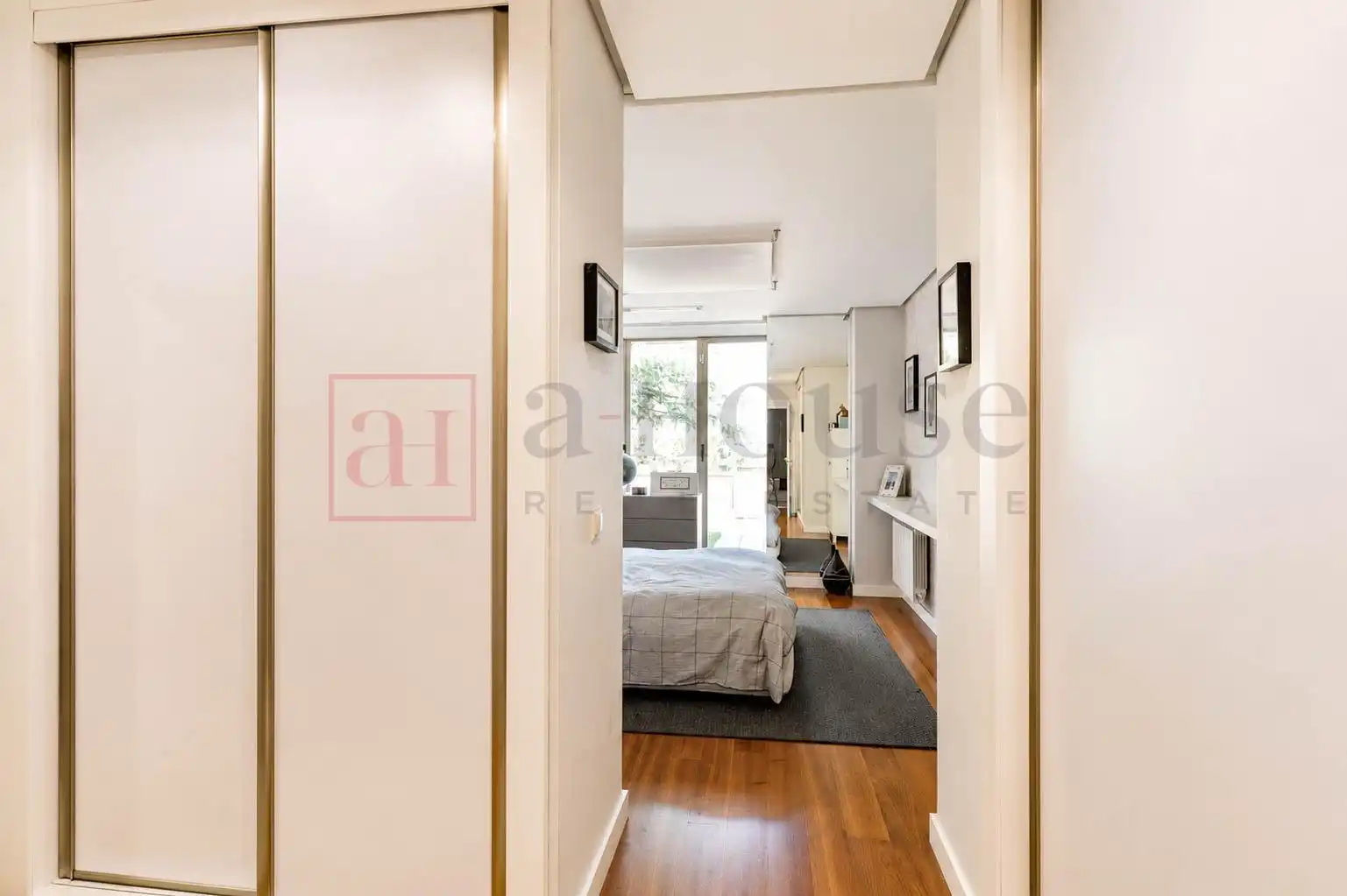 Habitación de Planta baja en venta en Madrid con Aire acondicionado, Calefacción y Jardín privado