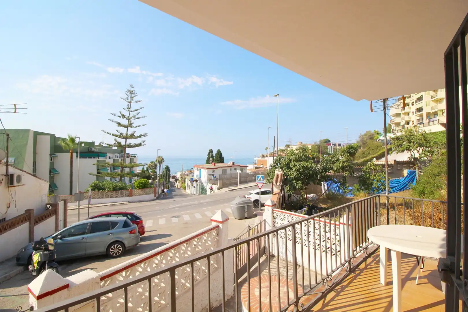 Vista exterior de Casa o xalet en venda en Rincón de la Victoria amb Aire condicionat, Calefacció i Jardí privat
