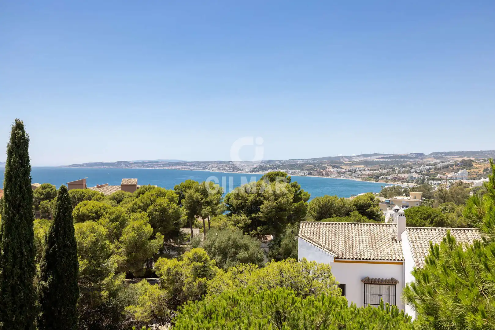 Vista exterior de Dúplex en venda en Estepona amb Calefacció, Traster i Piscina