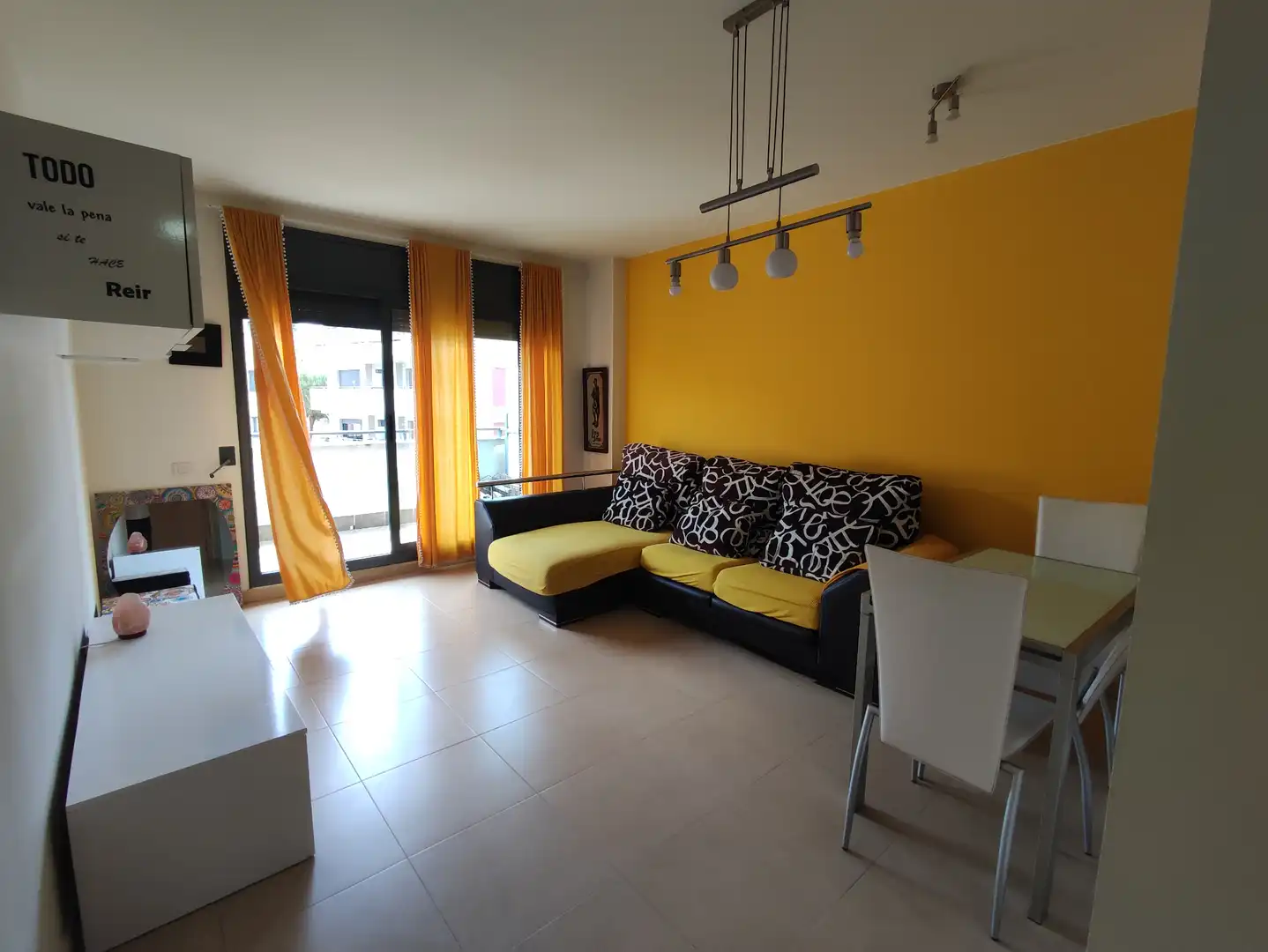 Sala de estar de Apartamento en venta en Lloret de Mar con Calefacción, Terraza y Horno