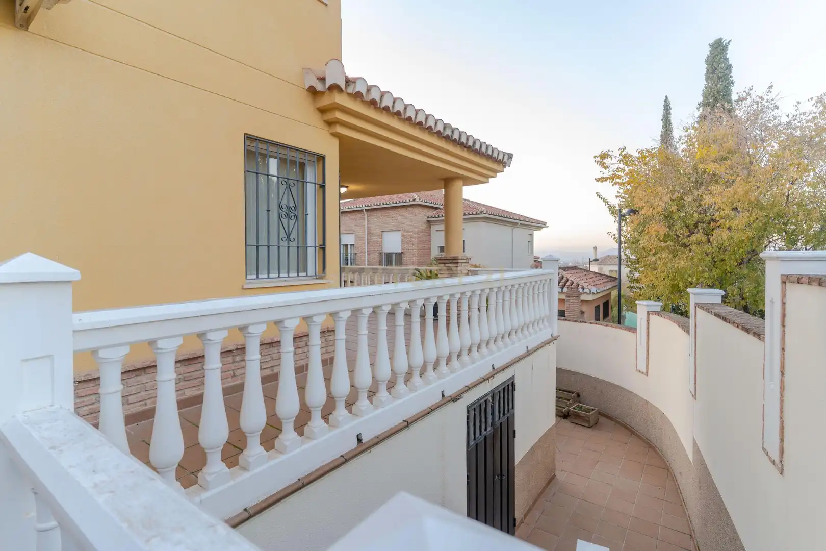 Terrassa de Casa adosada en venda en La Zubia amb Aire condicionat, Jardí privat i Traster