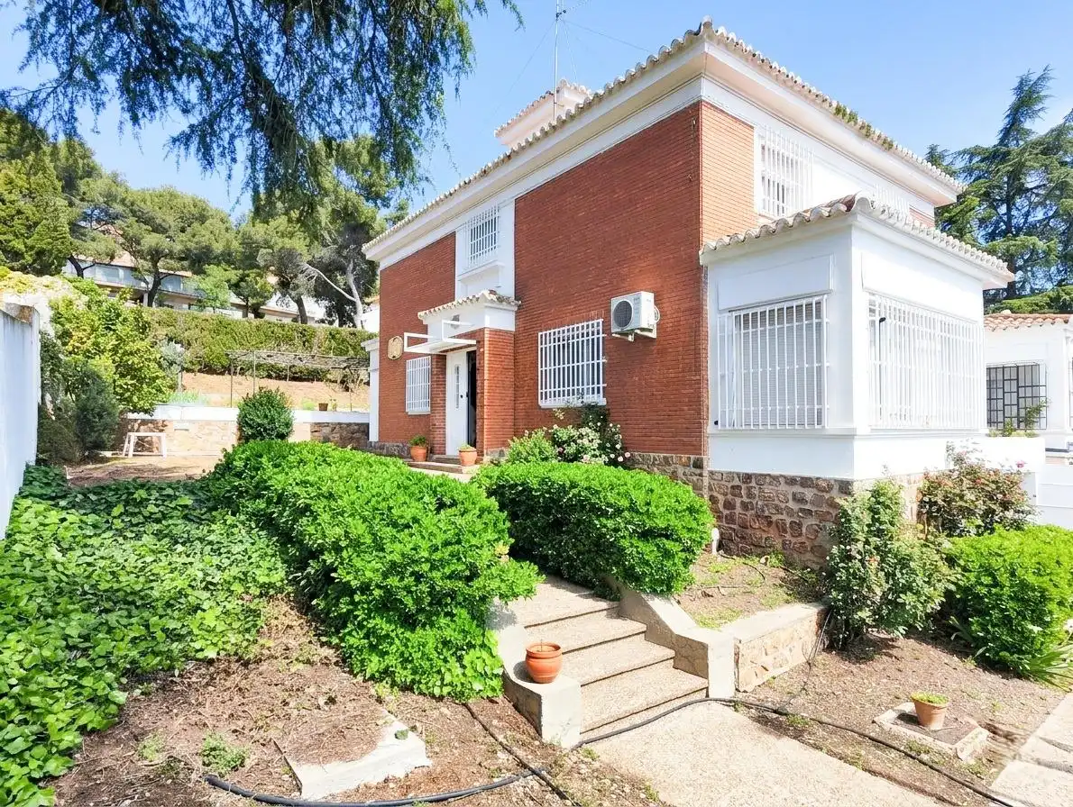 Exterior view of Houses for sale in Puertollano  with Air Conditioner, Heating and Private garden