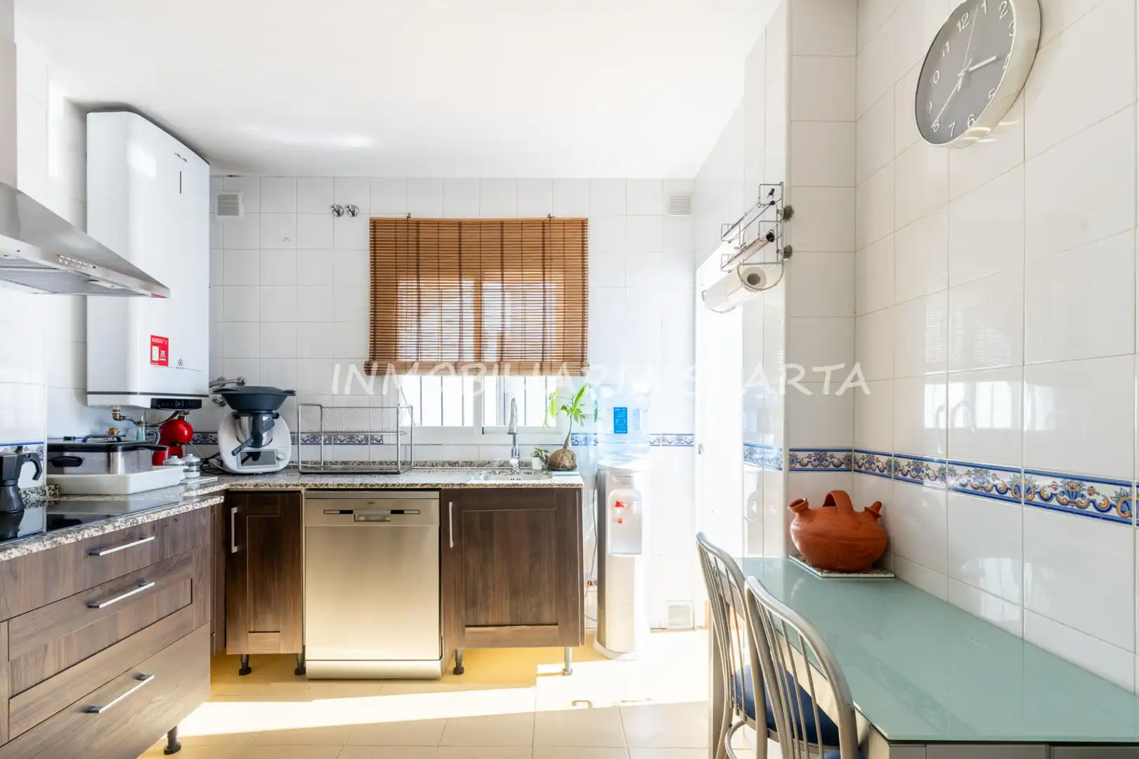 Kitchen of Detached homes for sale in Benacazón  with Air Conditioner, Heating and Oven