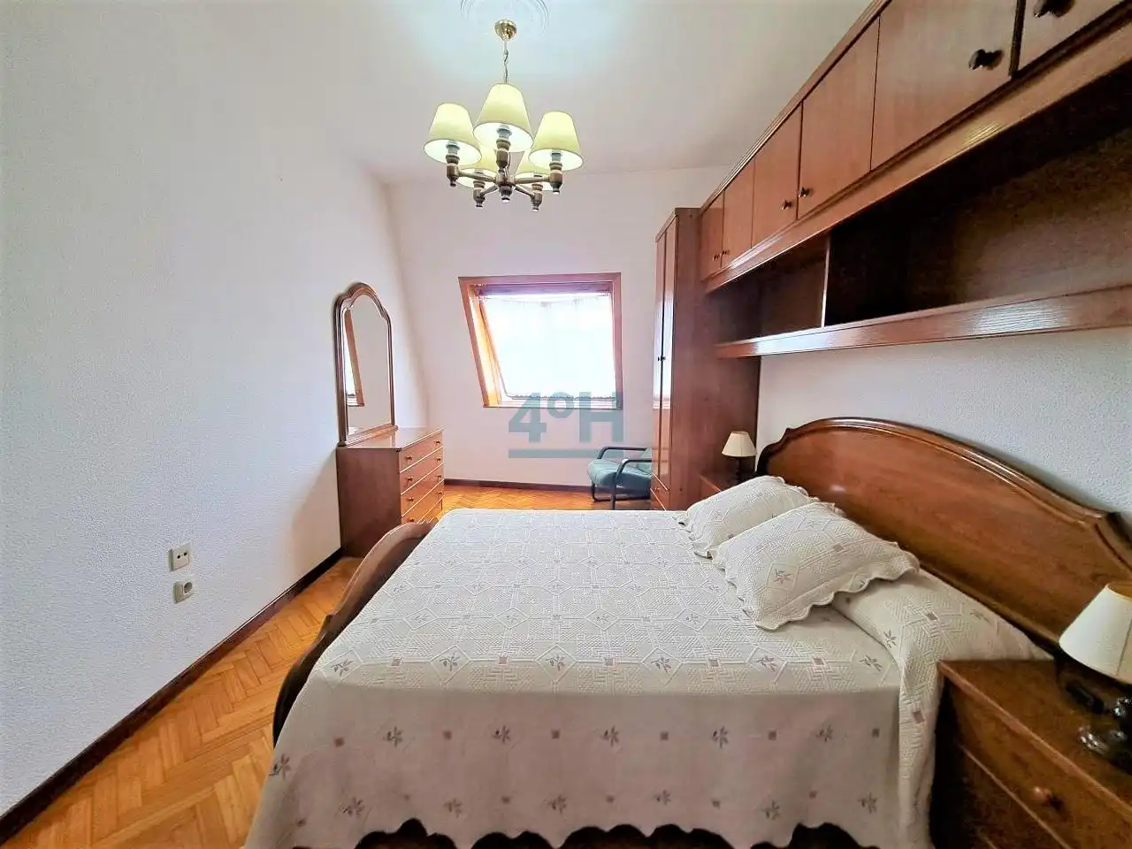 Dormitori de Apartament de lloguer en Barbadás amb Calefacció, Parquet i Traster