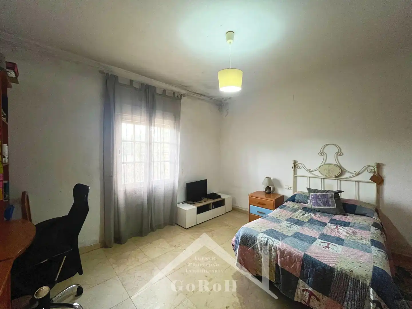 Dormitori de Casa o xalet en venda en Almadén de la Plata amb Jardí privat, Terrassa i Traster