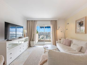 Apartament amb piscina en venda a Calle Ramón Areces, Marbella, Spain Marina Banús 2