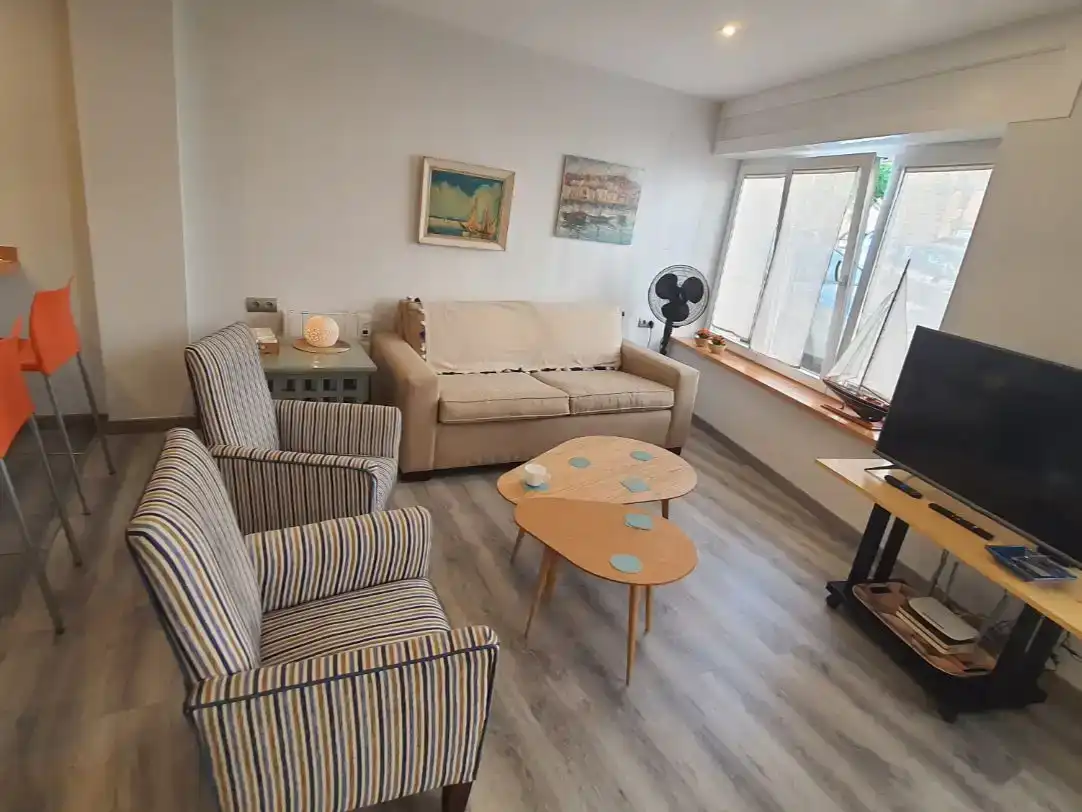 Wohnzimmer von Wohnung zur Miete in L'Ametlla de Mar  mit Parkett und Möbliert