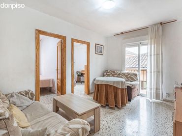 Piso con balcón en venta en Calle de las Caballerizas