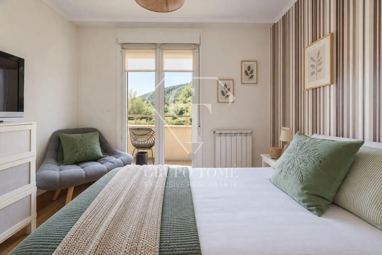 Habitación de Casa adosada en venta en Orio con Calefacción, Terraza y Trastero