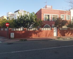 Exterior view of House or chalet for sale in  Almería Capital  with Terrace, Swimming Pool and Balcony