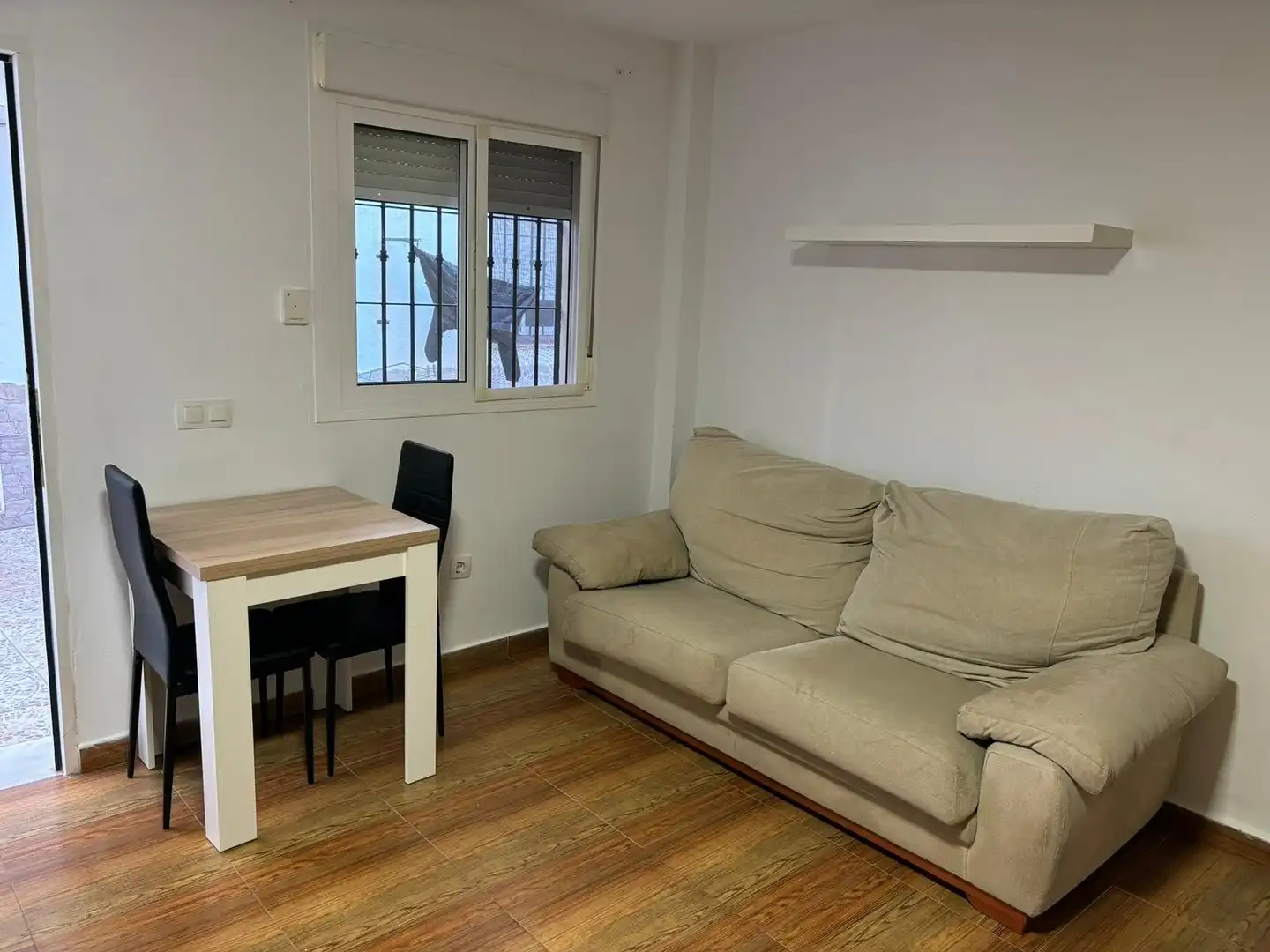 Sala de estar de Estudio de alquiler en Puerto de la Torre - Atabal