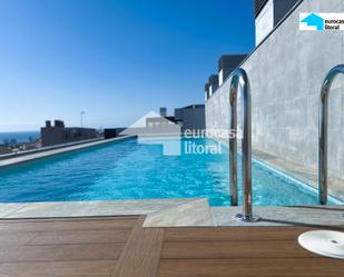 Swimming pool of Flat to rent in Mataró  with Air Conditioner, Heating and Parquet flooring