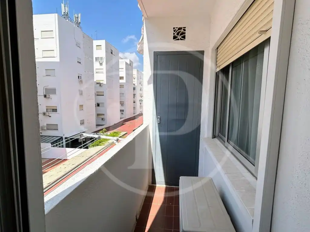 Terrasse von Wohnungen zum Verkauf in Valencia mit Klimaanlage und Balkon