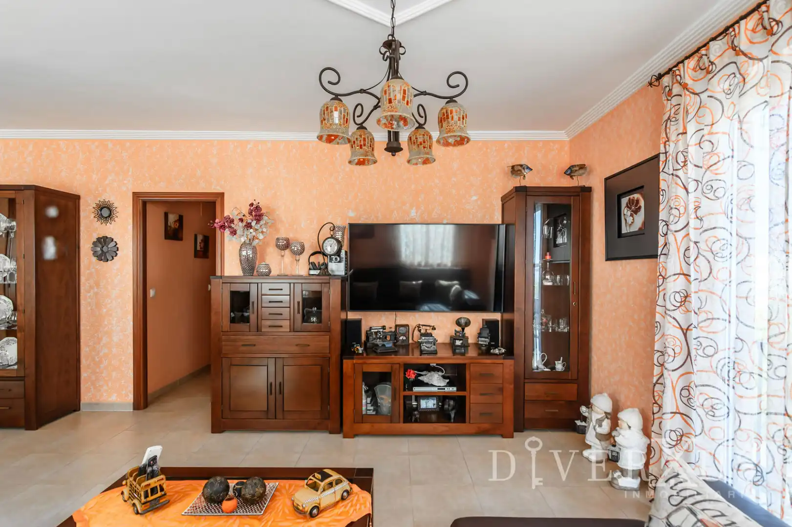 Sala d'estar de Casa adosada en venda en Ayamonte amb Aire condicionat, Terrassa i Moblat