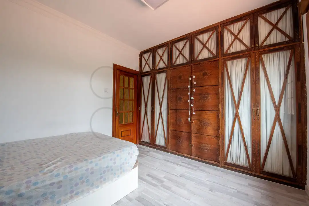 Dormitori de Casa o xalet en venda en El Astillero   amb Calefacció i Jardí privat