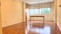 Dining room of Flat to rent in  Madrid Capital  with Air Conditioner, Heating and Oven