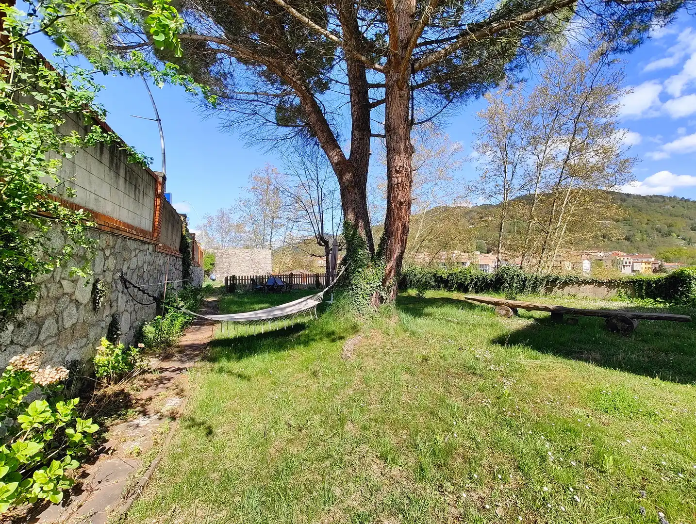 Jardí de Casa o xalet en venda en Sant Joan de les Abadesses amb Calefacció, Jardí privat i Terrassa