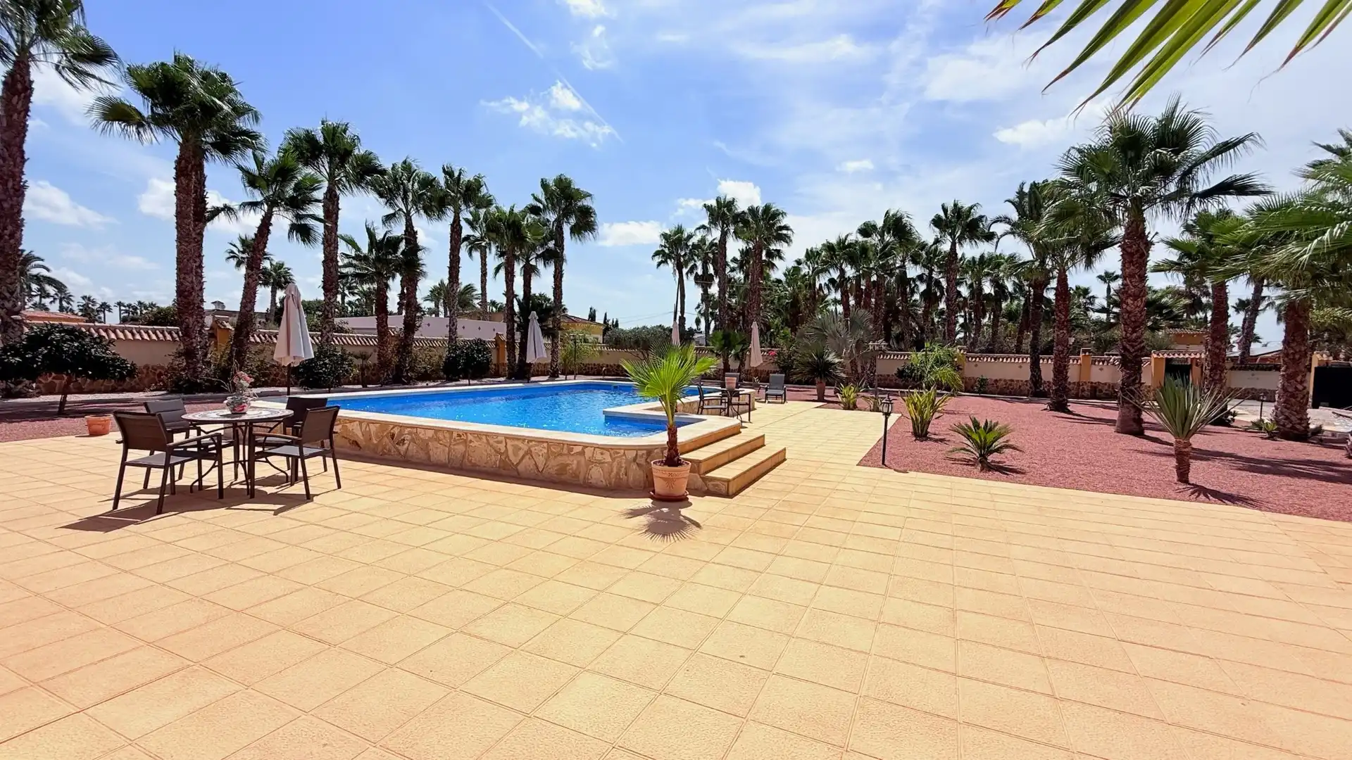 Piscina de Casa o chalet en venta en Catral con Aire acondicionado, Calefacción y Jardín privado