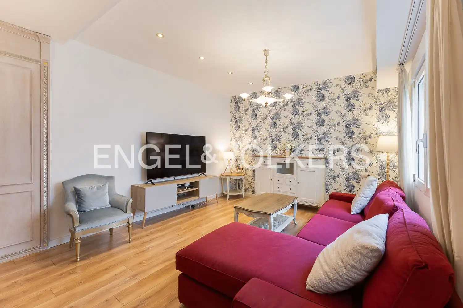 Living room of Houses for sale in Valencia  with Air Conditioner, Heating and Terrace