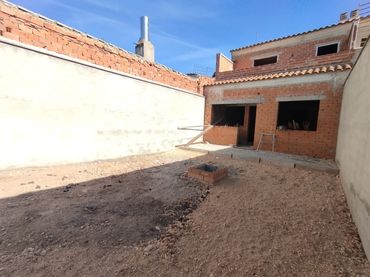 Reihenhaus mit Balkon zum Verkauf in Calle Cirilo Villena