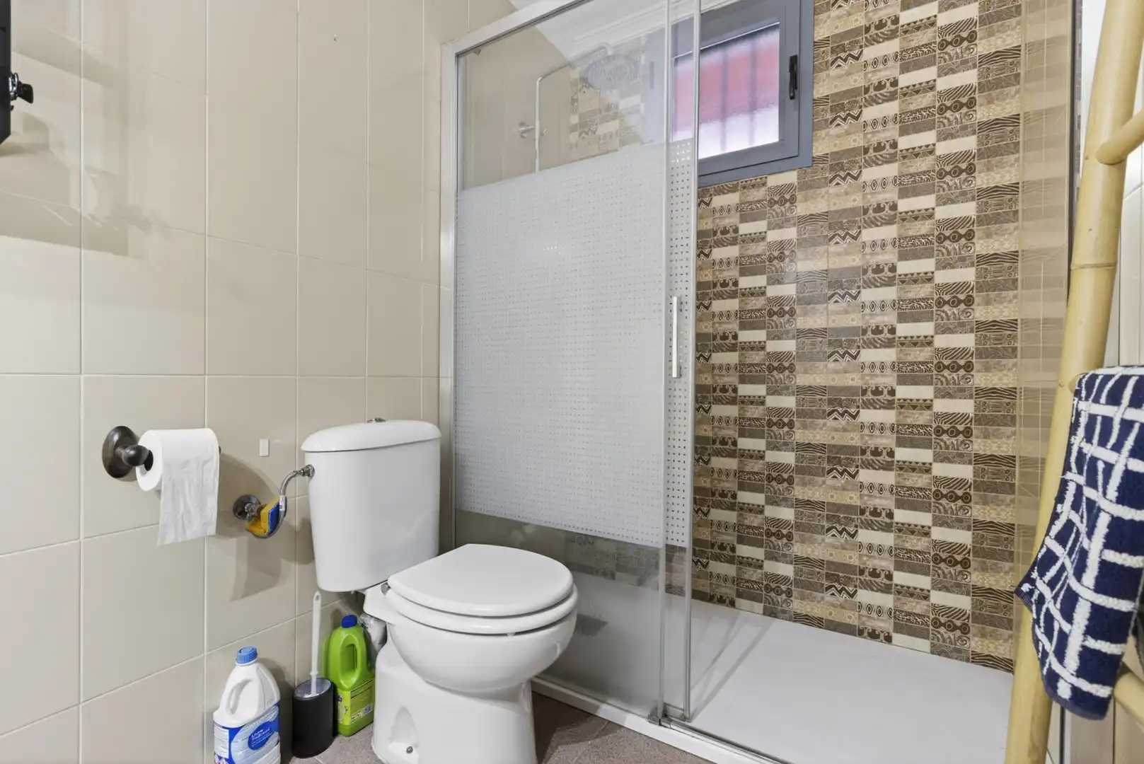 Baño de Piso en venta en Sevilla con Aire acondicionado, Terraza y Piscina comunitaria