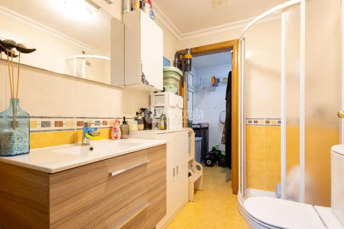 Habitación de Piso en venta en Castellanos de Moriscos con Calefacción, Terraza y Trastero