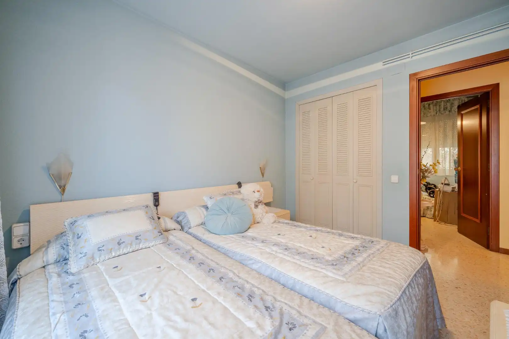 Dormitori de Apartament en venda en Girona amb Calefacció, Terrassa i Balcó