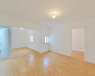 Sala d'estar de Pis en venda en  Madrid Capital amb Terrassa