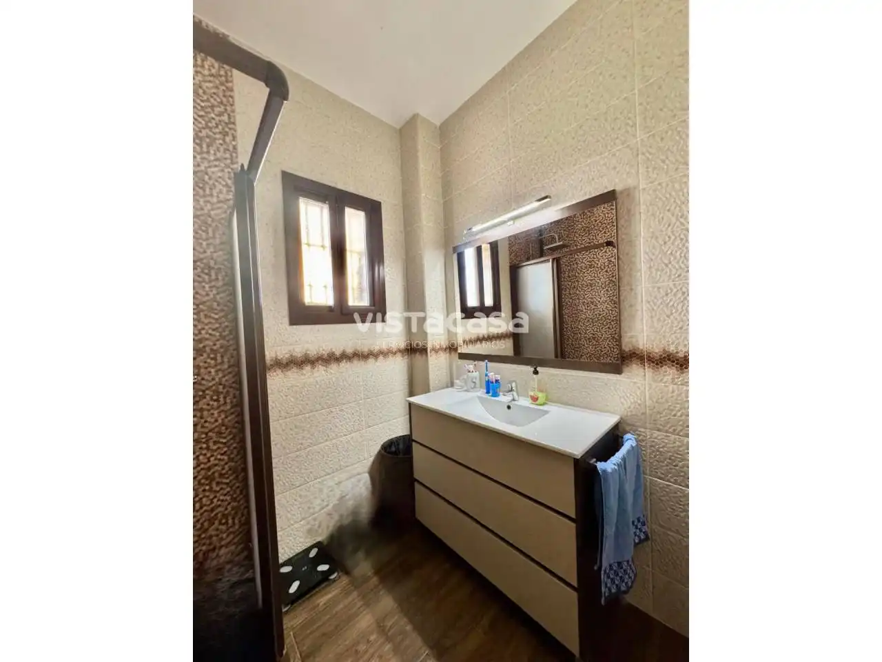 Baño de Casa o chalet en venta en Mairena del Alcor con Aire acondicionado, Calefacción y Jardín privado