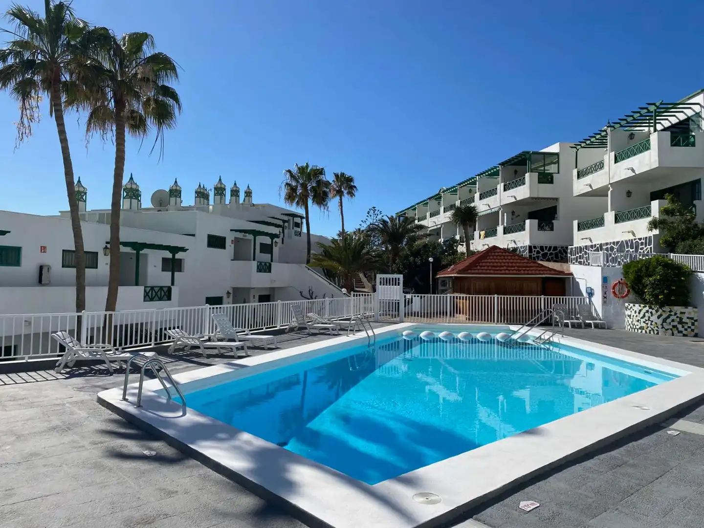 Vista exterior de Apartamento en venta en San Bartolomé de Tirajana con Terraza, Trastero y Amueblado